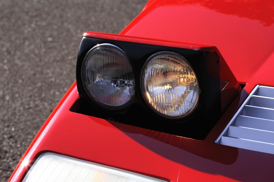 Детали экстерьера Ferrari 365 GT4 Berlinetta Boxer 1974 года  (WW) (фото 34 из 40)